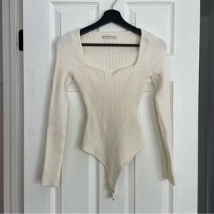 Abercrombie Long Sleeve Sweetheart Neckline Bodysuit